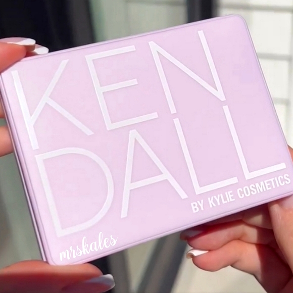 Kendall Blush & Highlighter Cheek Quad - Picture 11 of 16